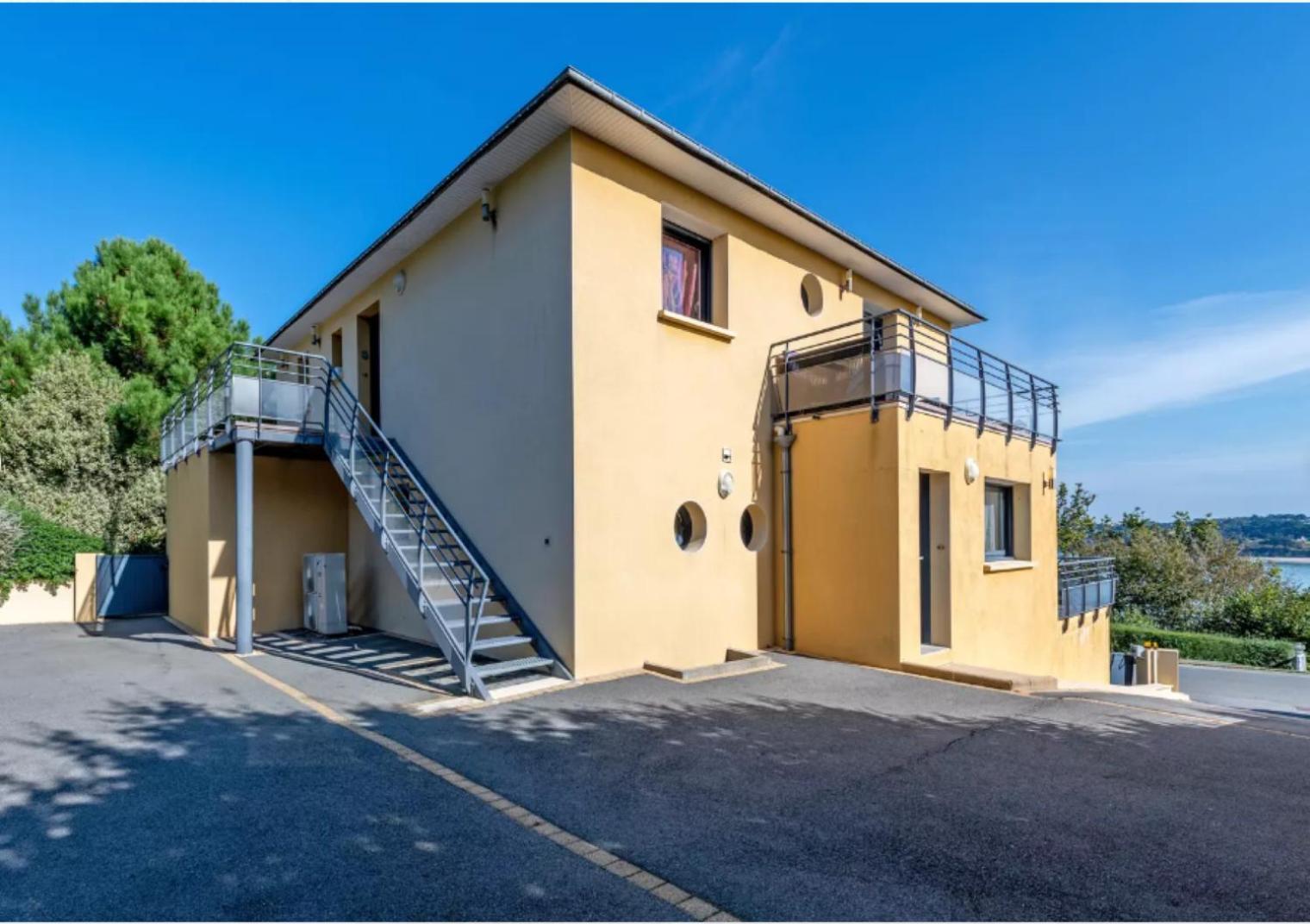 Apartment Locqui *